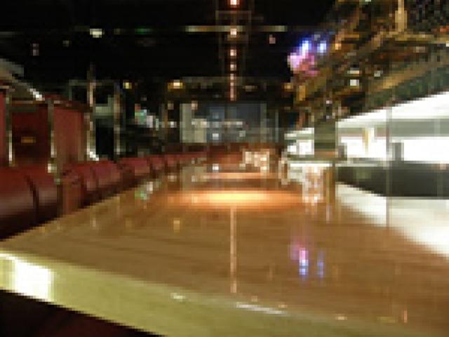 心斎橋 ガールズバー
